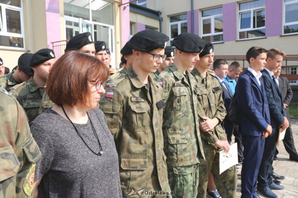 Rozpoczęcie roku szkolnego w ZSZ nr 2 w Ostrołęce [03.09.2018] - zdjęcie #6 - eOstroleka.pl