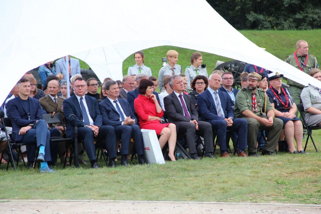 Harcerze z Ostrołęki maja nowy sztandar [09.09.2018] - zdjęcie #3 - eOstroleka.pl