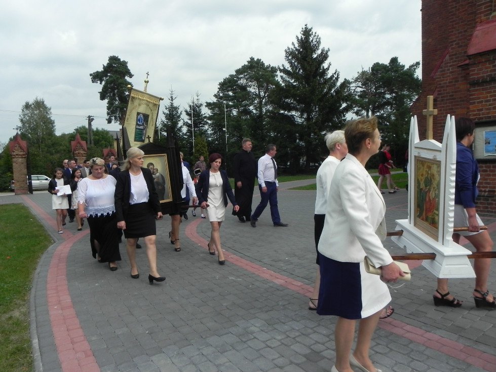 Zalas: Uroczystość poświęcenia chorągwi kościelnej [08.09.2018] - zdjęcie #7 - eOstroleka.pl
