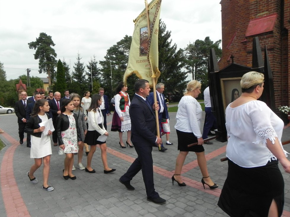 Zalas: Uroczystość poświęcenia chorągwi kościelnej [08.09.2018] - zdjęcie #8 - eOstroleka.pl