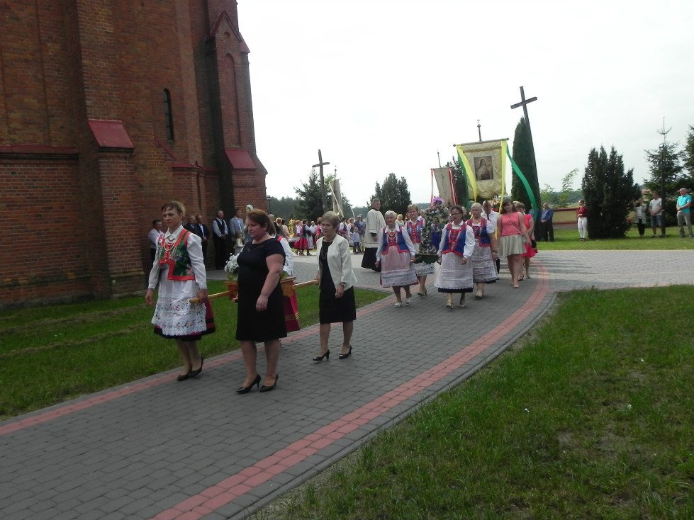 Zalas: Uroczystość poświęcenia chorągwi kościelnej [08.09.2018] - zdjęcie #18 - eOstroleka.pl