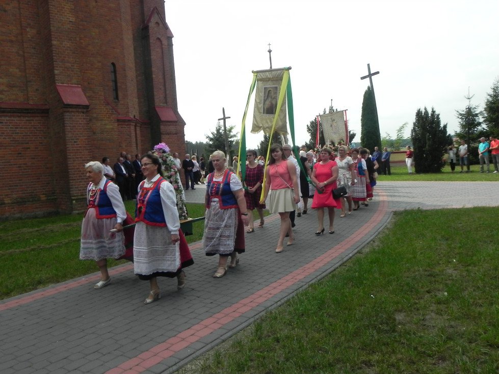 Zalas: Uroczystość poświęcenia chorągwi kościelnej [08.09.2018] - zdjęcie #19 - eOstroleka.pl