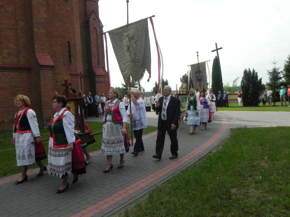 Zalas: Uroczystość poświęcenia chorągwi kościelnej [08.09.2018] - zdjęcie #23 - eOstroleka.pl