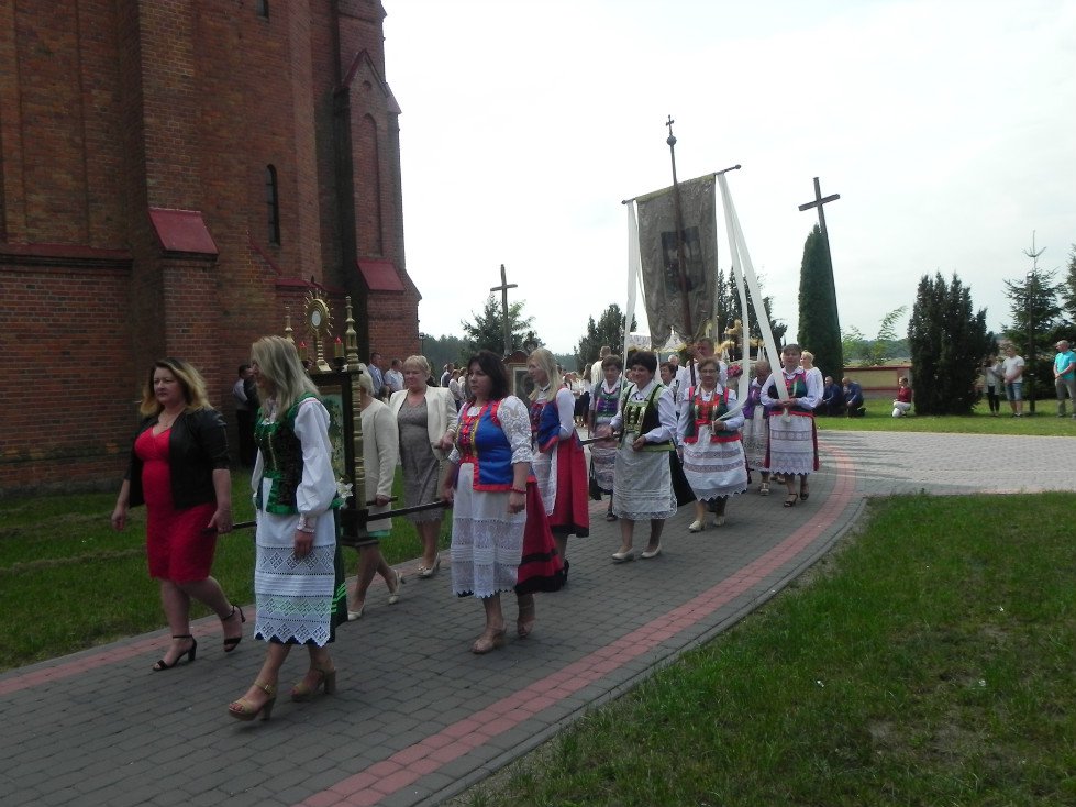 Zalas: Uroczystość poświęcenia chorągwi kościelnej [08.09.2018] - zdjęcie #25 - eOstroleka.pl