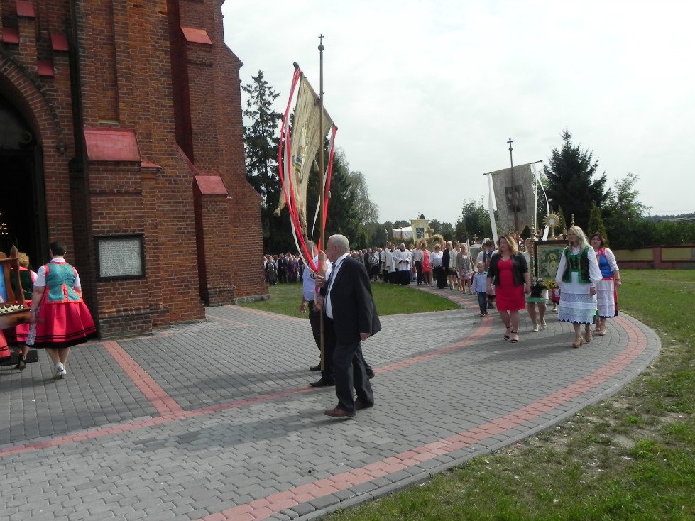 Zalas: Uroczystość poświęcenia chorągwi kościelnej [08.09.2018] - zdjęcie #49 - eOstroleka.pl
