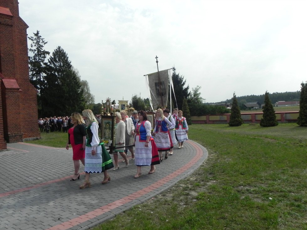 Zalas: Uroczystość poświęcenia chorągwi kościelnej [08.09.2018] - zdjęcie #50 - eOstroleka.pl