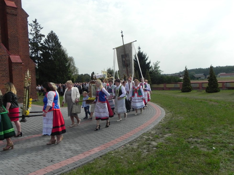 Zalas: Uroczystość poświęcenia chorągwi kościelnej [08.09.2018] - zdjęcie #51 - eOstroleka.pl