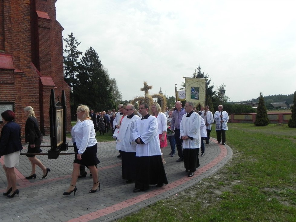 Zalas: Uroczystość poświęcenia chorągwi kościelnej [08.09.2018] - zdjęcie #57 - eOstroleka.pl