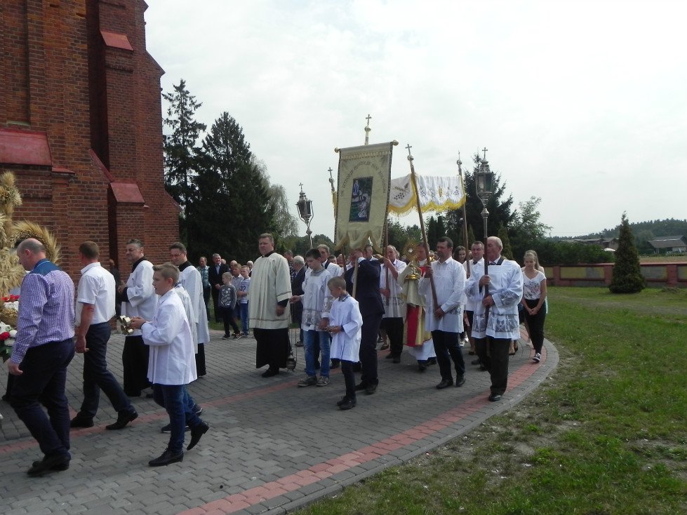 Zalas: Uroczystość poświęcenia chorągwi kościelnej [08.09.2018] - zdjęcie #59 - eOstroleka.pl