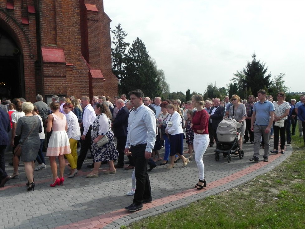 Zalas: Uroczystość poświęcenia chorągwi kościelnej [08.09.2018] - zdjęcie #66 - eOstroleka.pl