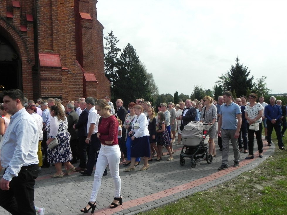 Zalas: Uroczystość poświęcenia chorągwi kościelnej [08.09.2018] - zdjęcie #15 - eOstroleka.pl