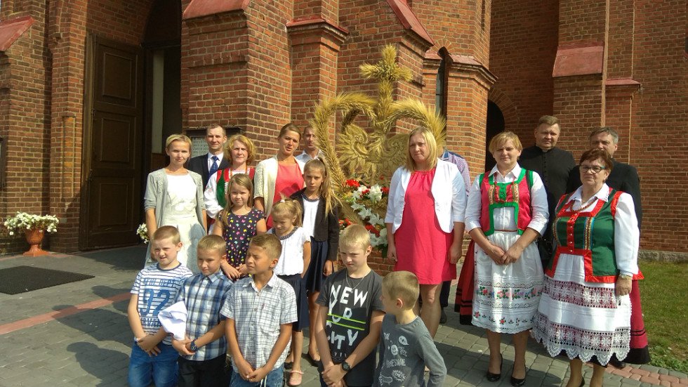 Zalas: Uroczystość poświęcenia chorągwi kościelnej [08.09.2018] - zdjęcie #2 - eOstroleka.pl