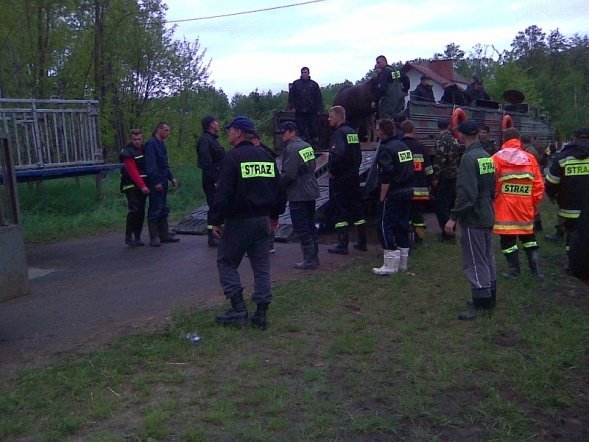 OSP pomagało powodzianom pod Płockiem  - zdjęcie #32 - eOstroleka.pl