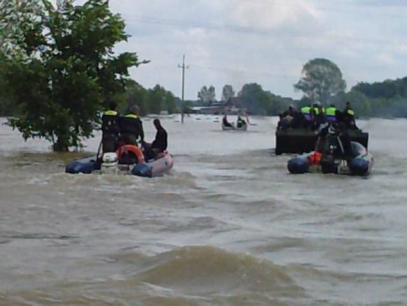OSP pomagało powodzianom pod Płockiem  - zdjęcie #37 - eOstroleka.pl