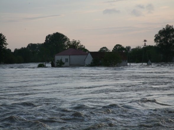 OSP pomagało powodzianom pod Płockiem  - zdjęcie #42 - eOstroleka.pl
