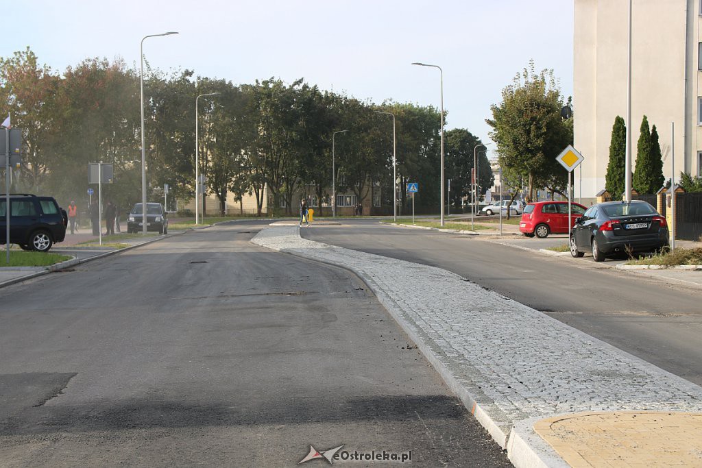 Cztery miesiące po terminie, a ulica Dobrzańskiego wciąż nie gotowa [26.09.2018] - zdjęcie #4 - eOstroleka.pl