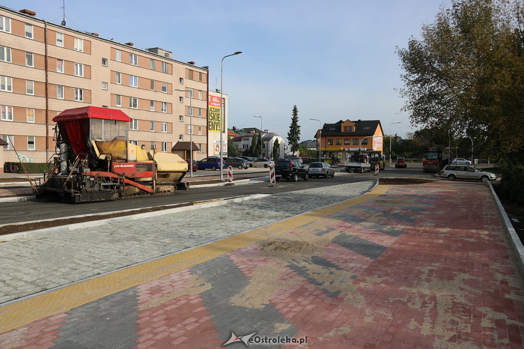 Cztery miesiące po terminie, a ulica Dobrzańskiego wciąż nie gotowa [26.09.2018] - zdjęcie #11 - eOstroleka.pl