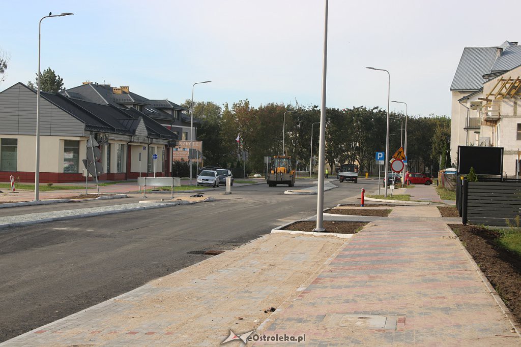 Cztery miesiące po terminie, a ulica Dobrzańskiego wciąż nie gotowa [26.09.2018] - zdjęcie #20 - eOstroleka.pl