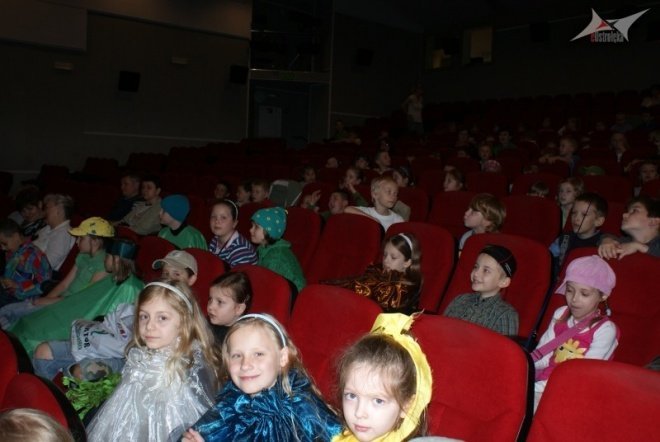 VII Przegląd Dziecięcej Ekologicznej Twórczości Scenicznej (02.06.2010) - zdjęcie #14 - eOstroleka.pl