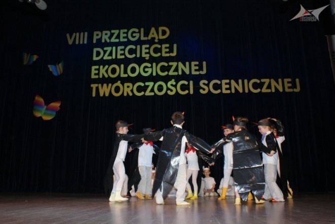 VII Przegląd Dziecięcej Ekologicznej Twórczości Scenicznej (02.06.2010) - zdjęcie #9 - eOstroleka.pl