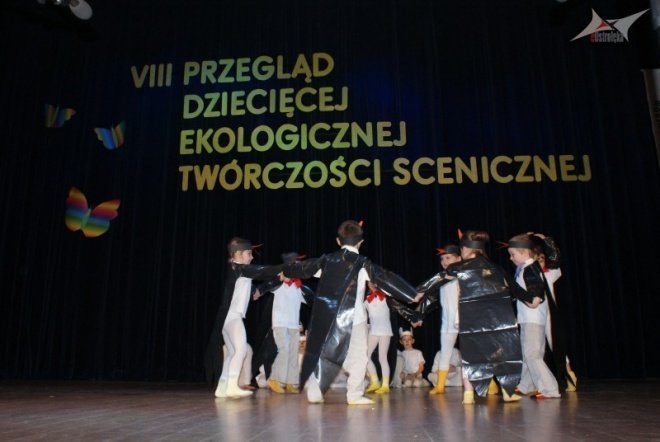 VII Przegląd Dziecięcej Ekologicznej Twórczości Scenicznej (02.06.2010) - zdjęcie #7 - eOstroleka.pl