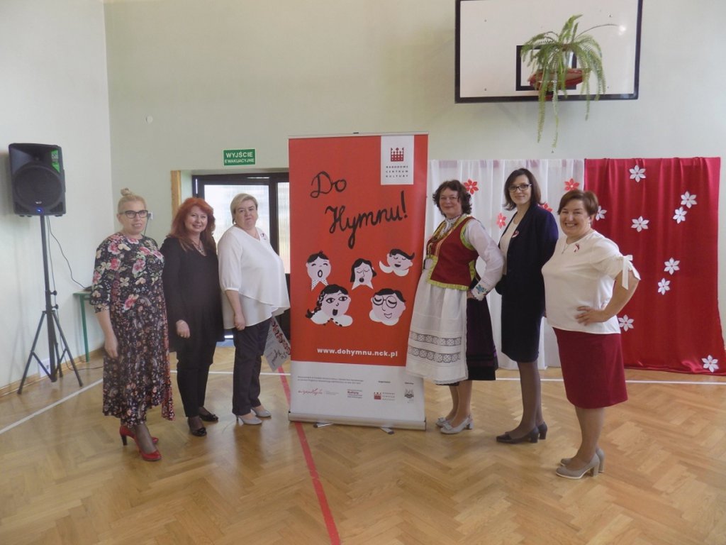 Konkurs „Do Hymnu” w Publicznej Szkole Podstawowej w Wykrocie [01.10.2018] - zdjęcie #11 - eOstroleka.pl