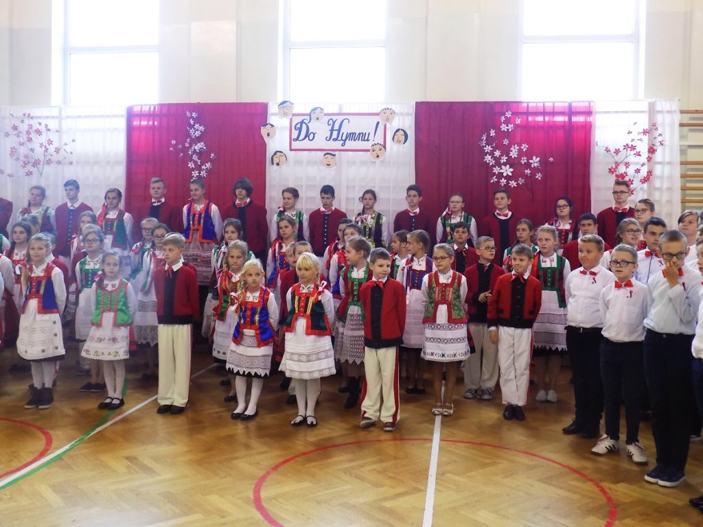 Konkurs „Do Hymnu” w Publicznej Szkole Podstawowej w Wykrocie [01.10.2018] - zdjęcie #1 - eOstroleka.pl