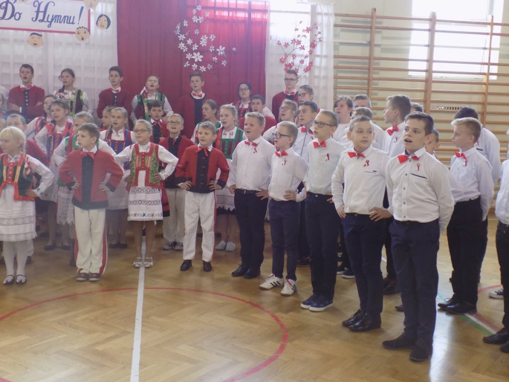 Konkurs „Do Hymnu” w Publicznej Szkole Podstawowej w Wykrocie [01.10.2018] - zdjęcie #5 - eOstroleka.pl