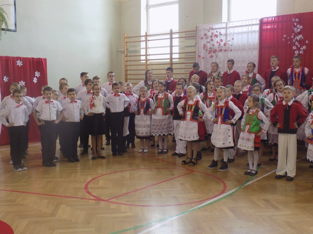 Konkurs „Do Hymnu” w Publicznej Szkole Podstawowej w Wykrocie [01.10.2018] - zdjęcie #7 - eOstroleka.pl