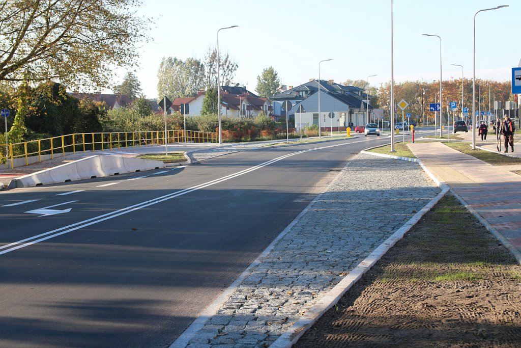 Ulica Dobrzańskiego oficjalnie oddana do użytku [12.10.2018] - zdjęcie #38 - eOstroleka.pl