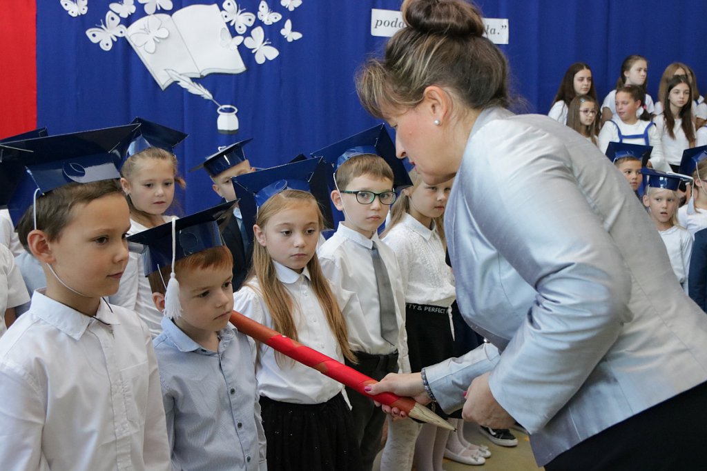 Pasowanie na ucznia w Szkole Podstawowej nr 3 [12.10.2018] - zdjęcie #112 - eOstroleka.pl