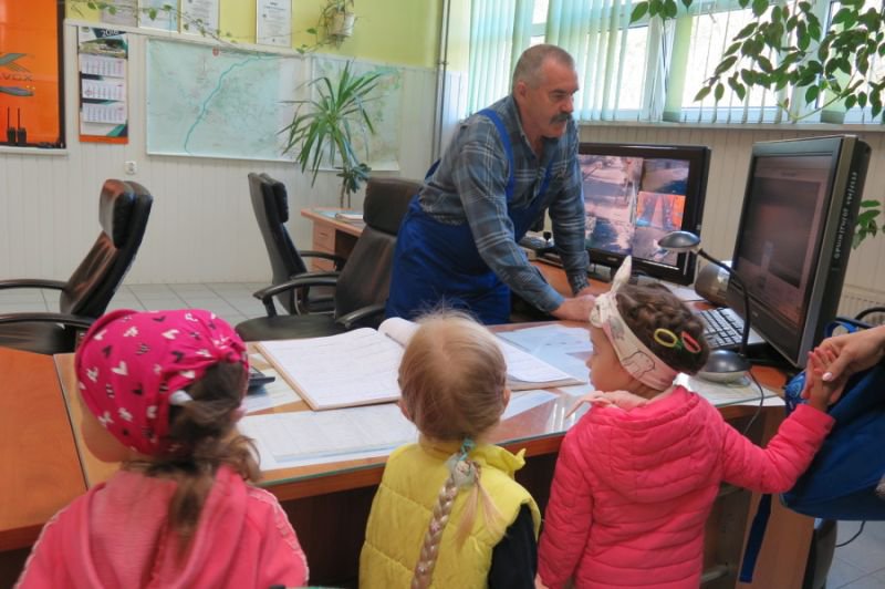 Wizyta Dzieci z Przedszkola „Bajeczka” w OPWiK [12.10.2018] - zdjęcie #10 - eOstroleka.pl