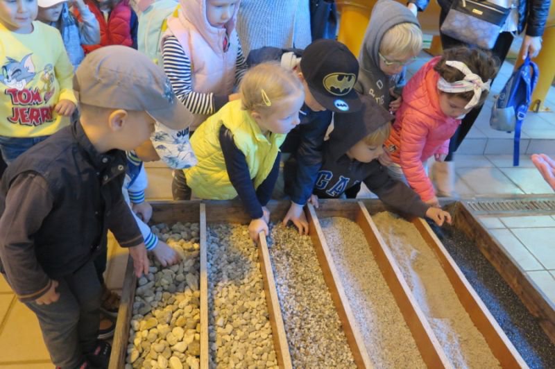 Wizyta Dzieci z Przedszkola „Bajeczka” w OPWiK [12.10.2018] - zdjęcie #4 - eOstroleka.pl