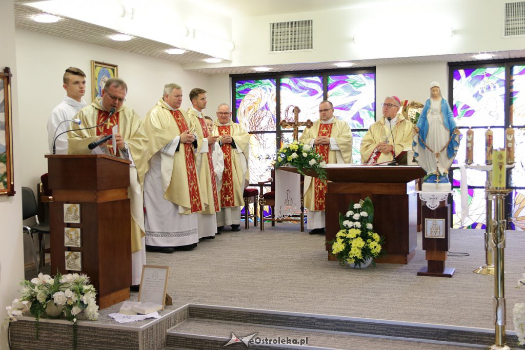 Przekazanie relikwii św. Jana Pawła II do szpitalnej kaplicy [17.10.2018] - zdjęcie #6 - eOstroleka.pl