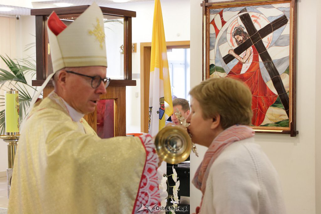 Przekazanie relikwii św. Jana Pawła II do szpitalnej kaplicy [17.10.2018] - zdjęcie #35 - eOstroleka.pl