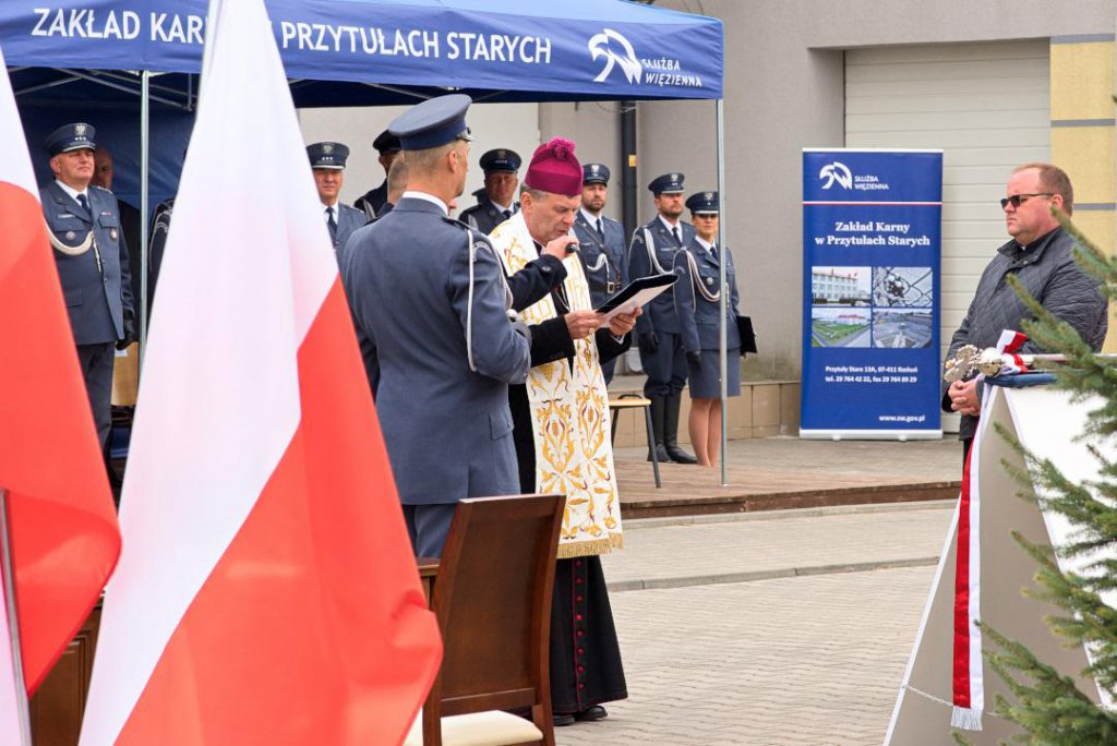 Sztandar powiewa w Zakładzie Karnym w Przytułach [18.10.2018] - zdjęcie #2 - eOstroleka.pl