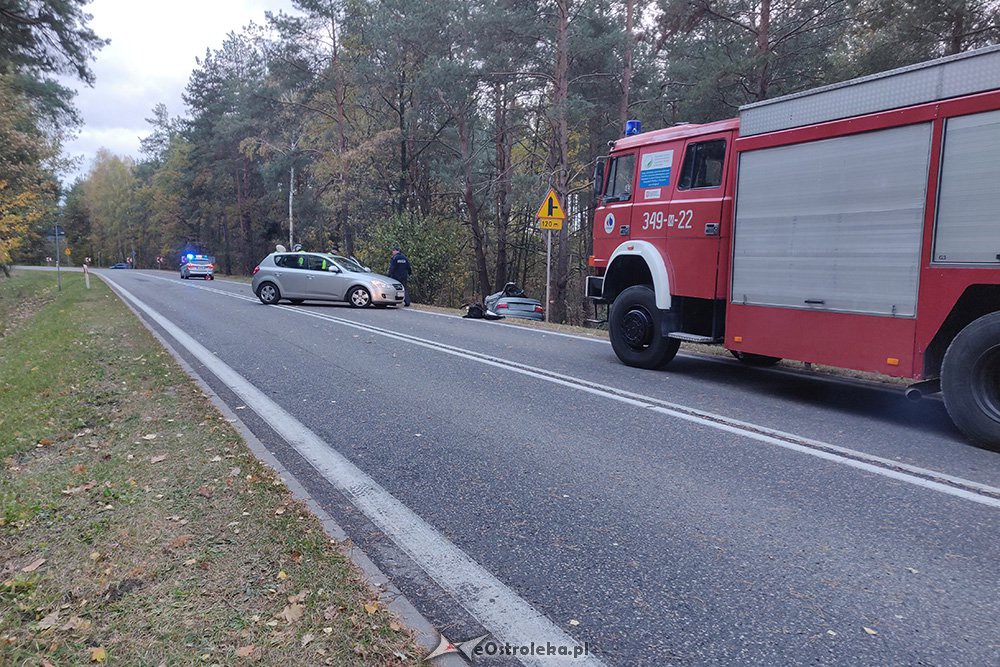 Śmiertelny wypadek pod Czerwinem. Zablokowana droga wojewódzka nr 627 [24.10.2018] - zdjęcie #8 - eOstroleka.pl