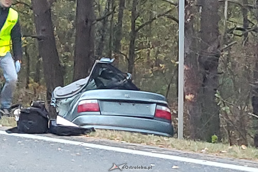 Śmiertelny wypadek pod Czerwinem. Zablokowana droga wojewódzka nr 627 [24.10.2018] - zdjęcie #9 - eOstroleka.pl