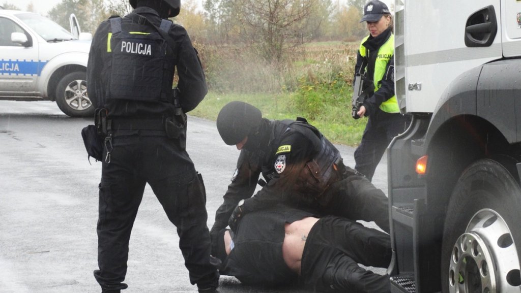 Napad z bronią w ręku i porwanie cysterny z paliwem [26.10.2018] - zdjęcie #5 - eOstroleka.pl