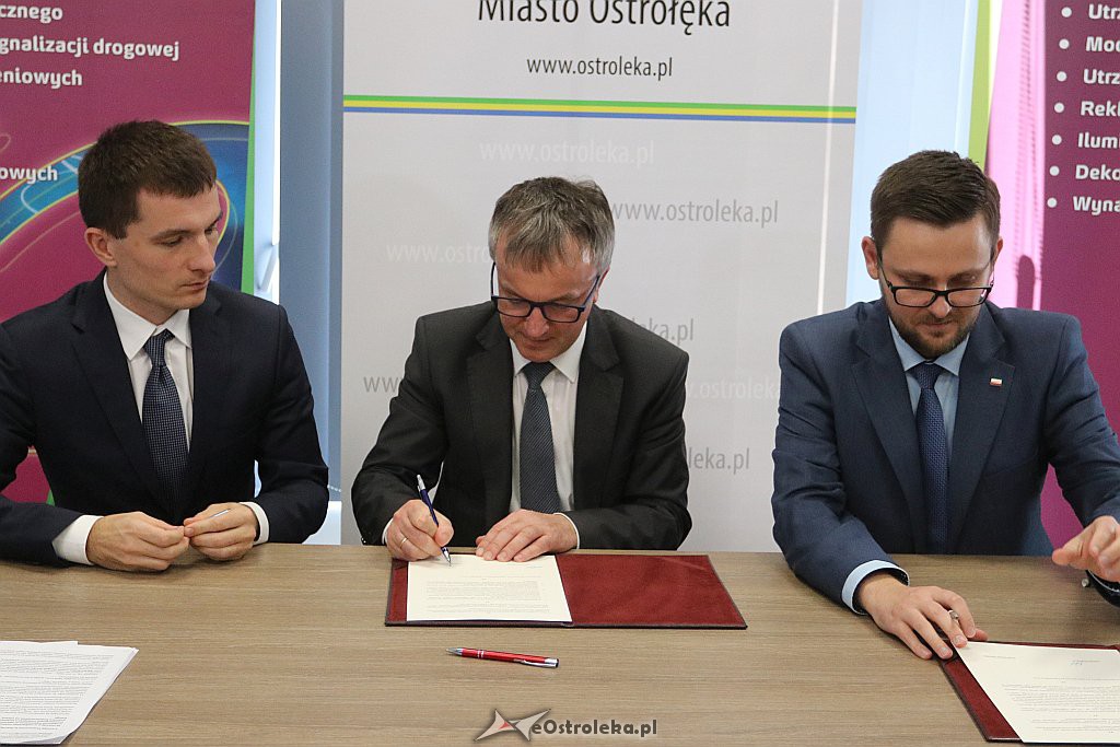 Podpisanie umowy na inwestycję Smart przejście [31.10.2018] - zdjęcie #4 - eOstroleka.pl