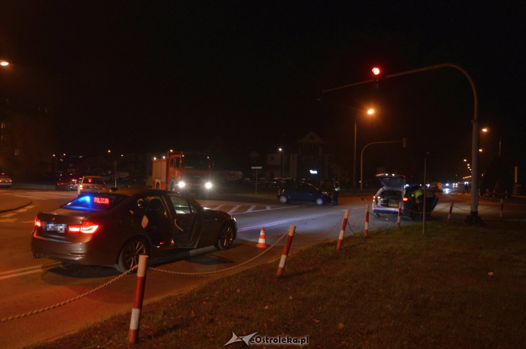 Wypadek na skrzyżowaniu przy ul. Goworowskiej i Pomian [31.10.2018] - zdjęcie #12 - eOstroleka.pl