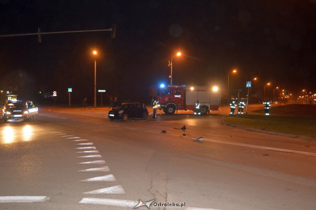 Wypadek na skrzyżowaniu przy ul. Goworowskiej i Pomian [31.10.2018] - zdjęcie #17 - eOstroleka.pl