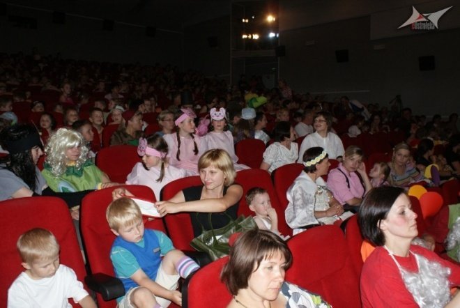 Cała Polska Czyta Dzieciom (10.06.2010) - zdjęcie #36 - eOstroleka.pl