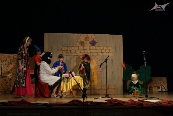 Cała Polska Czyta Dzieciom (10.06.2010) - zdjęcie #33 - eOstroleka.pl