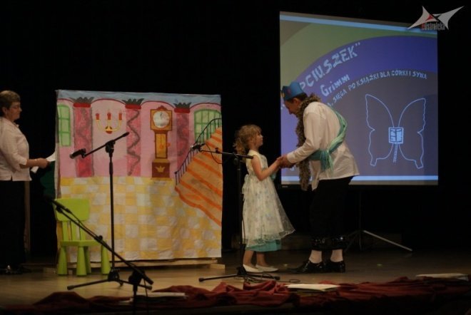 Cała Polska Czyta Dzieciom (10.06.2010) - zdjęcie #25 - eOstroleka.pl