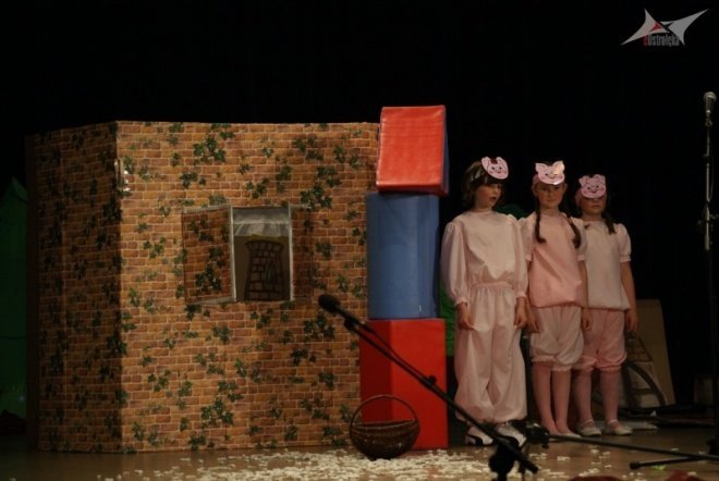 Cała Polska Czyta Dzieciom (10.06.2010) - zdjęcie #17 - eOstroleka.pl