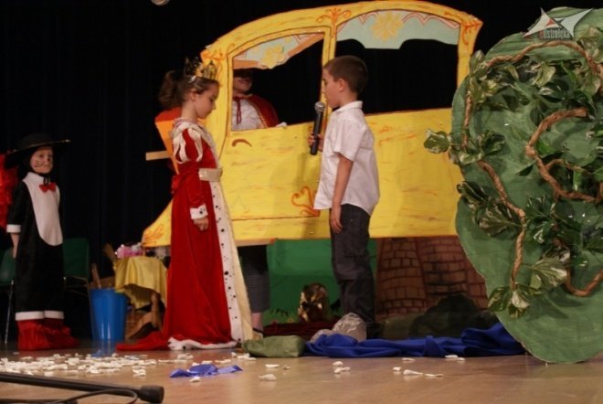 Cała Polska Czyta Dzieciom (10.06.2010) - zdjęcie #13 - eOstroleka.pl