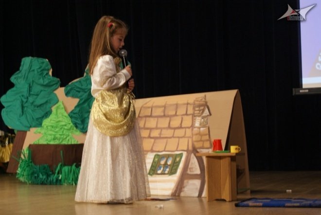 Cała Polska Czyta Dzieciom (10.06.2010) - zdjęcie #12 - eOstroleka.pl