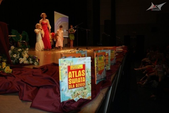 Cała Polska Czyta Dzieciom (10.06.2010) - zdjęcie #5 - eOstroleka.pl