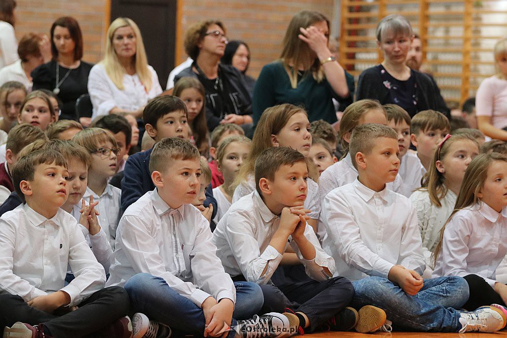 100-lecie niepodległości w Szkole Podstawowej nr 5 w Ostrołęce [08.11.2018] - zdjęcie #8 - eOstroleka.pl